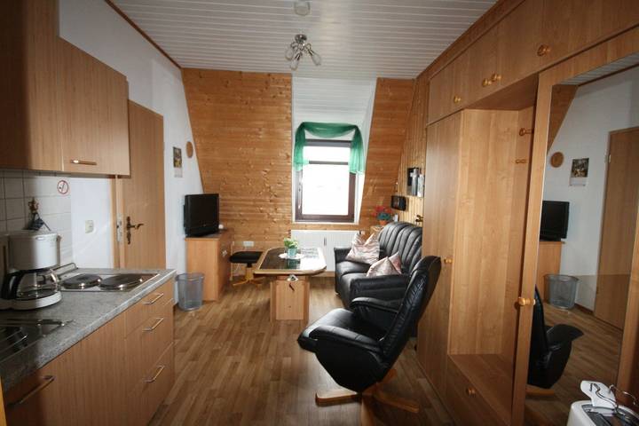 Ferienwohnung für 2 Personen, mit Garten in Sehmatal - 2