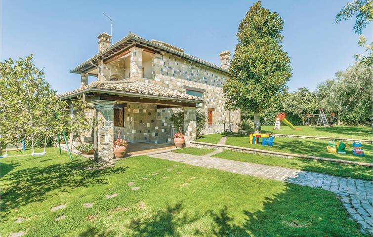 Casa de vacaciones para 10 personas, con vistas al lago además de jardín y piscina - 1