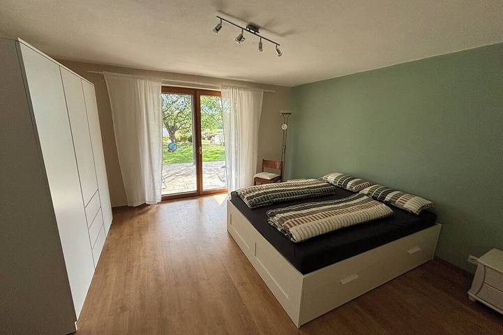 Ferienwohnung für 4 Personen, mit Garten in Wackersdorf