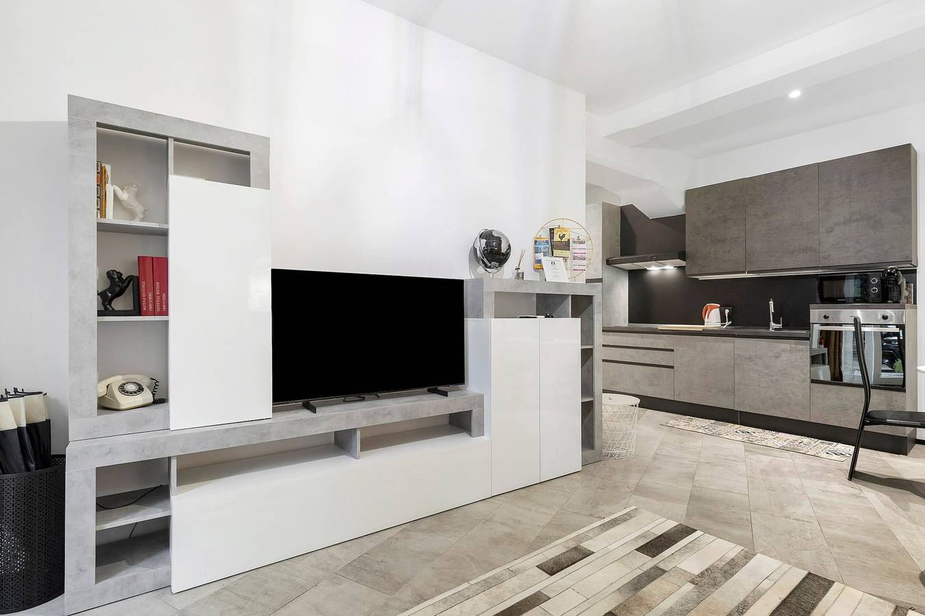 Apartamento entero, Apartamento luminoso con jardín y parking privado in Florencia, Provincia de Firenze