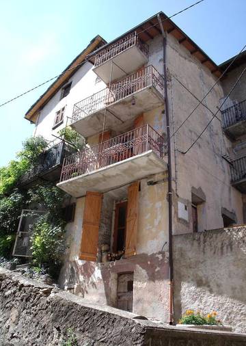Gîte pour 8 personnes, avec balcon à Tende