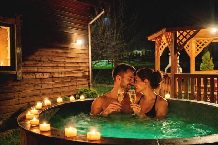 Apartament wakacyjny dla 4 osób, z Jacuzzi i Taras oraz Ogród i Basen w Solina