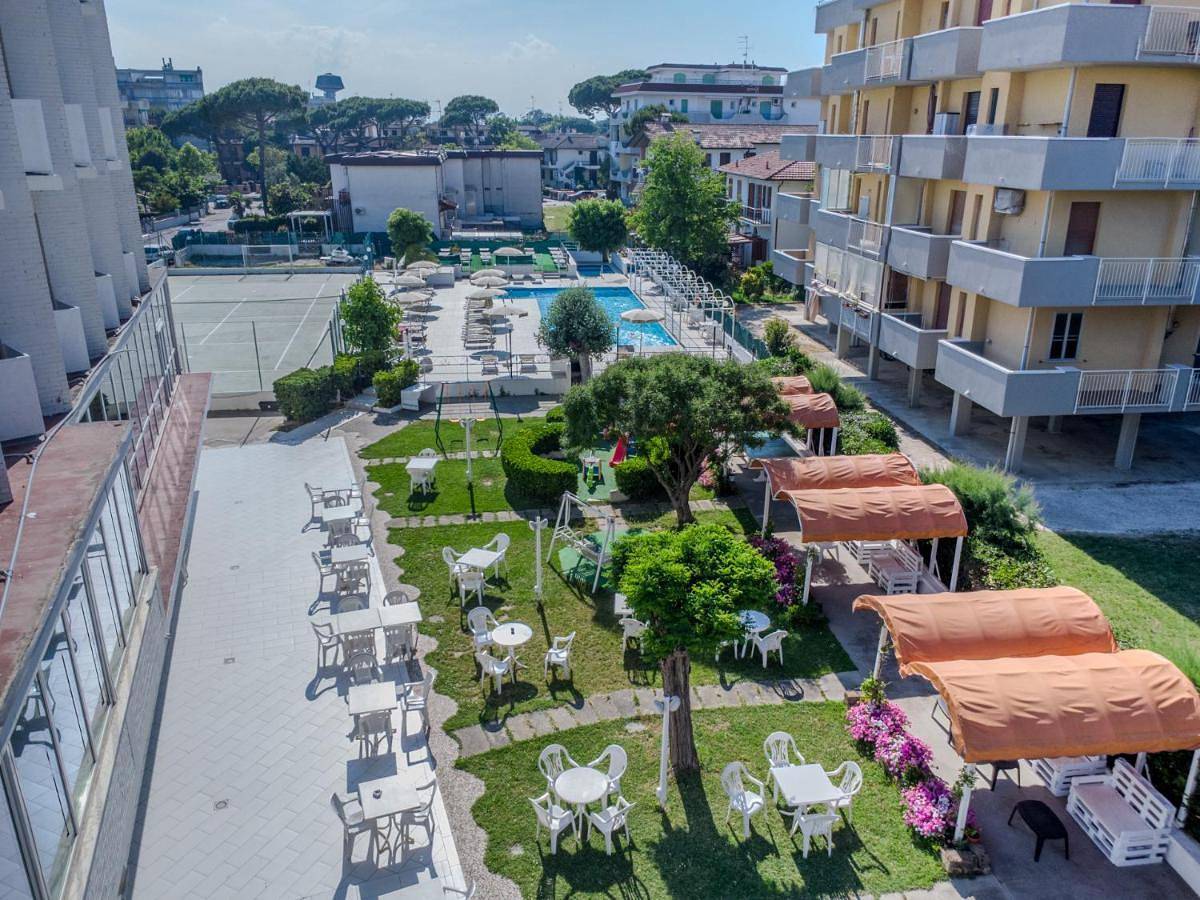 Double or Twin Room with Balcony in Lido Adriano, Province de Ravenne