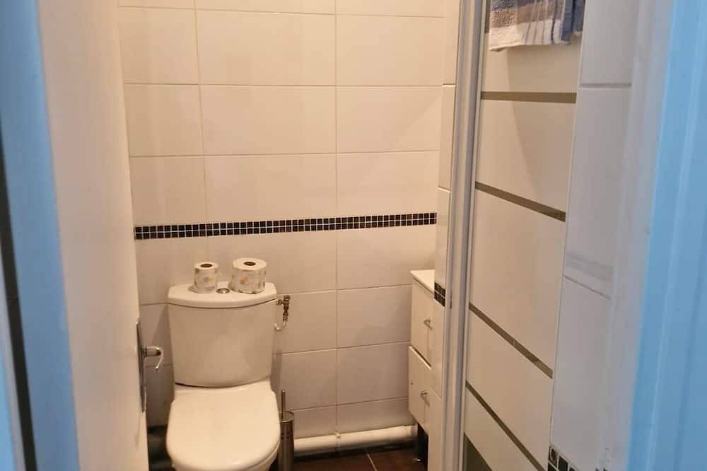 Appartement entier, Newly Renovated Gem: 15 mins train ride to Paris in Sarcelles, Val-d'Oise