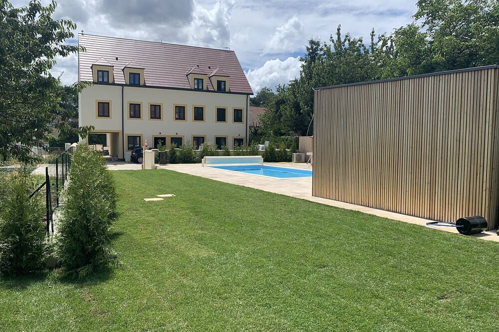 Villamagnysolar 3 Near Disneyland Paris in Magny-le-Hongre, Sena y Marne