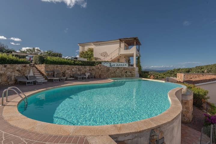 Residenz für 6 Personen, mit Garten und Pool in Costa Smeralda
