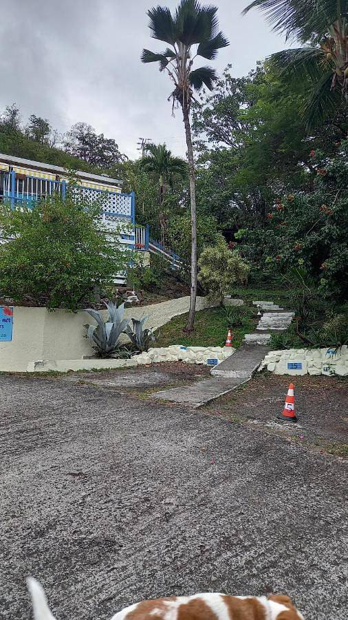 Location de vacances pour 5 personnes, avec jacuzzi et balcon, adapté aux familles dans Plage de Petite Anse - 4