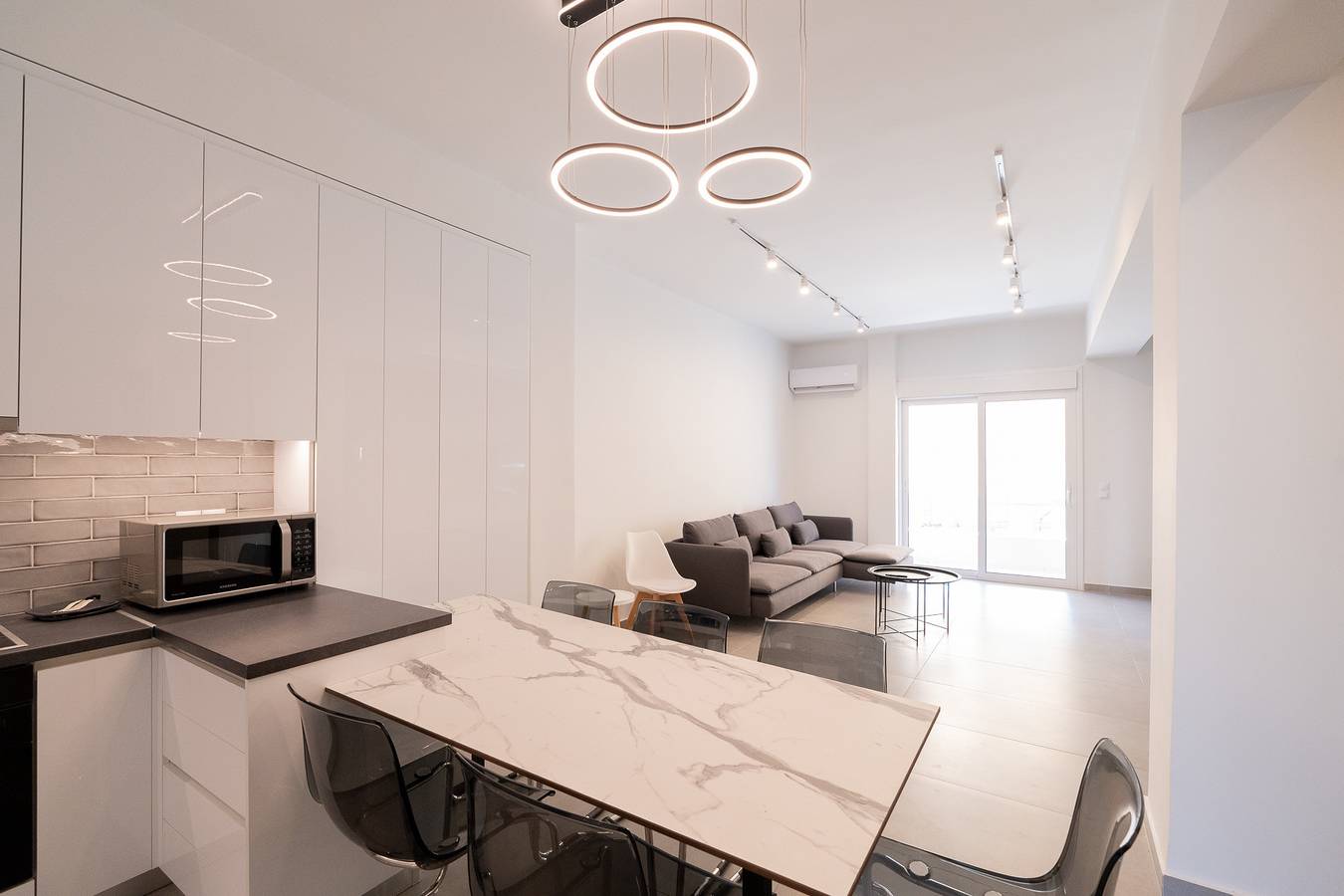 Ganze Wohnung, Liv - Luminous & Spacious Apartment in Pagrati in Zentral-Athen, Athen