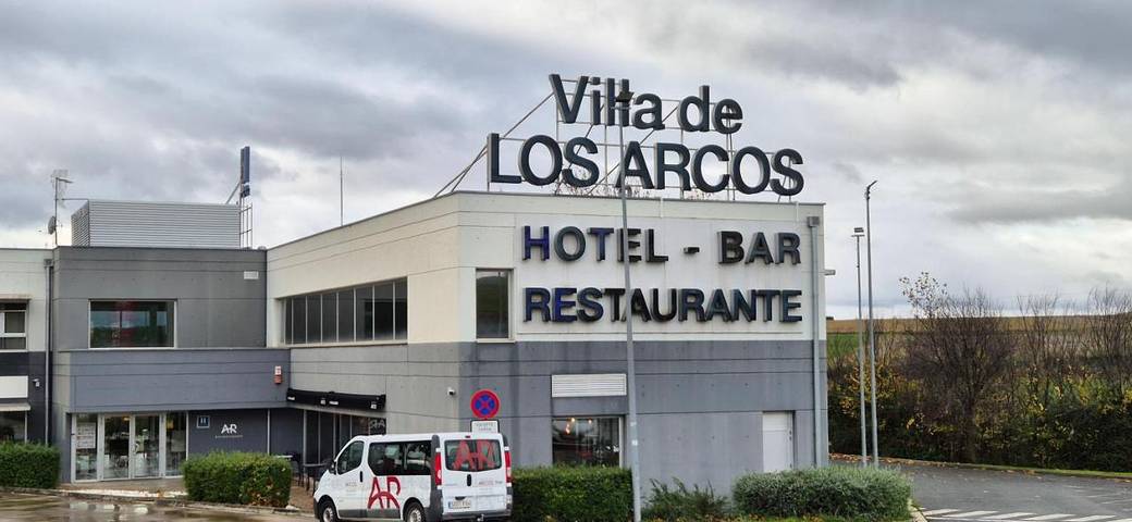 Hôtel pour 3 personnes, avec Terrasse et Jardin à Los Arcos