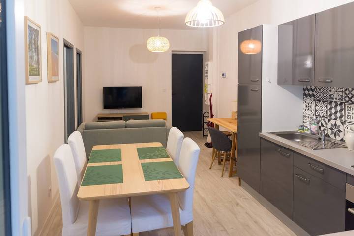Entire apartment, Apartment 'Escapade Dacquoise' with Private Terrace and Wi-Fi in Dax, Dax region