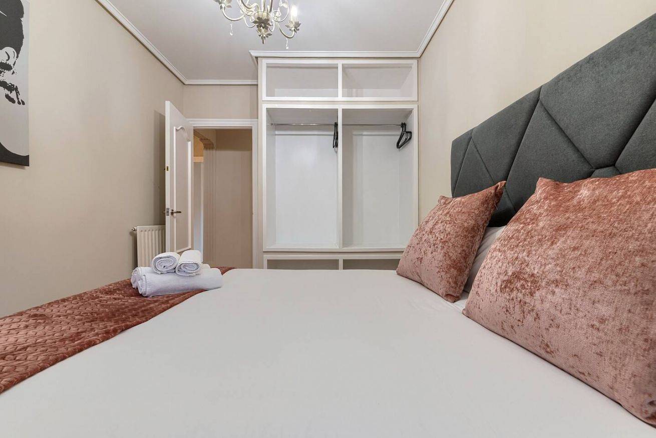 Hel lägenhet, Renovated apartment in a residential area with garage and wifi in Bilbao, Bizkaia