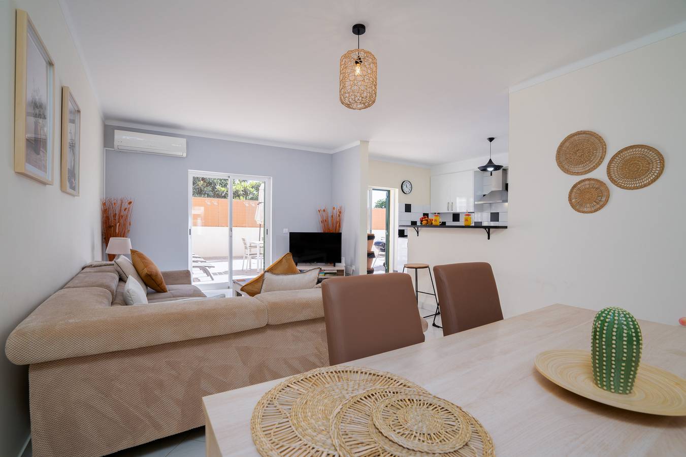 Casa Chameleon, Upper Town in Moncarapacho, Parque Natural da Ria Formosa