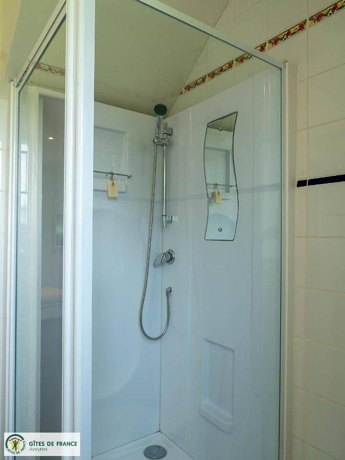 Location de vacances pour 4 personnes, avec vue ainsi que jardin et terrasse à Quins - 4