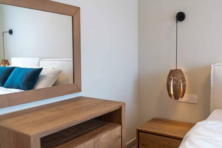 100 m van het strand, bubbelbad, zwembad, ping pong, sauna en fitnessruimte, privé ligbedden! in Rethymno (City), Rethymno en omgeving