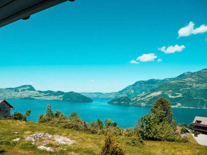 Ferienwohnung für 4 Personen, mit Balkon und Terrasse sowie Garten und Seeblick