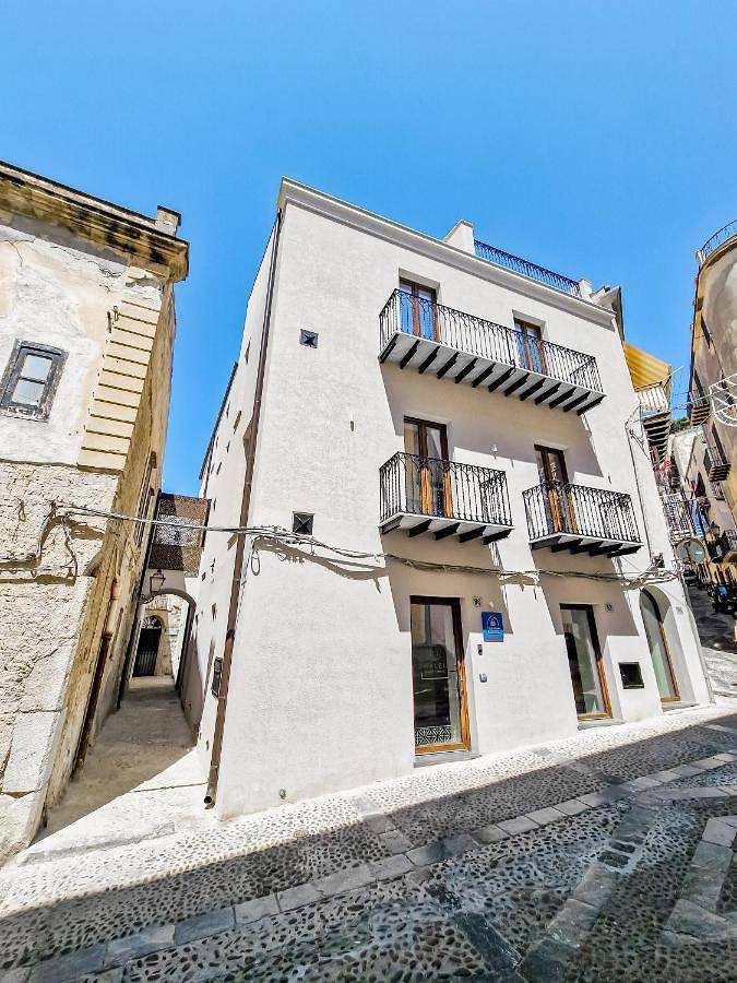 Maison d’hôte pour 3 personnes, avec jacuzzi et balcon à Cefalù - 2