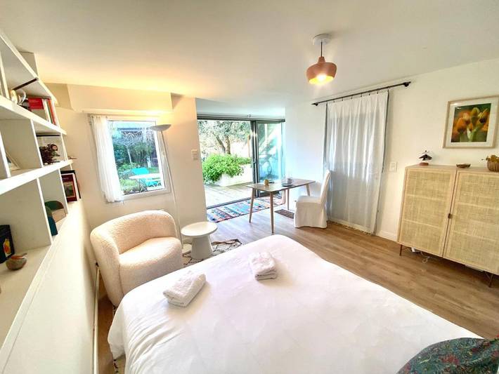 Maison d’hôte pour 2 personnes, avec Terrasse ainsi que Jardin et Vue à La Rochelle