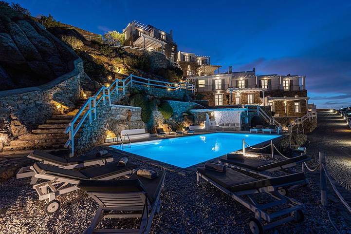Ferienhaus für 8 Personen, mit Pool und Balkon - 1