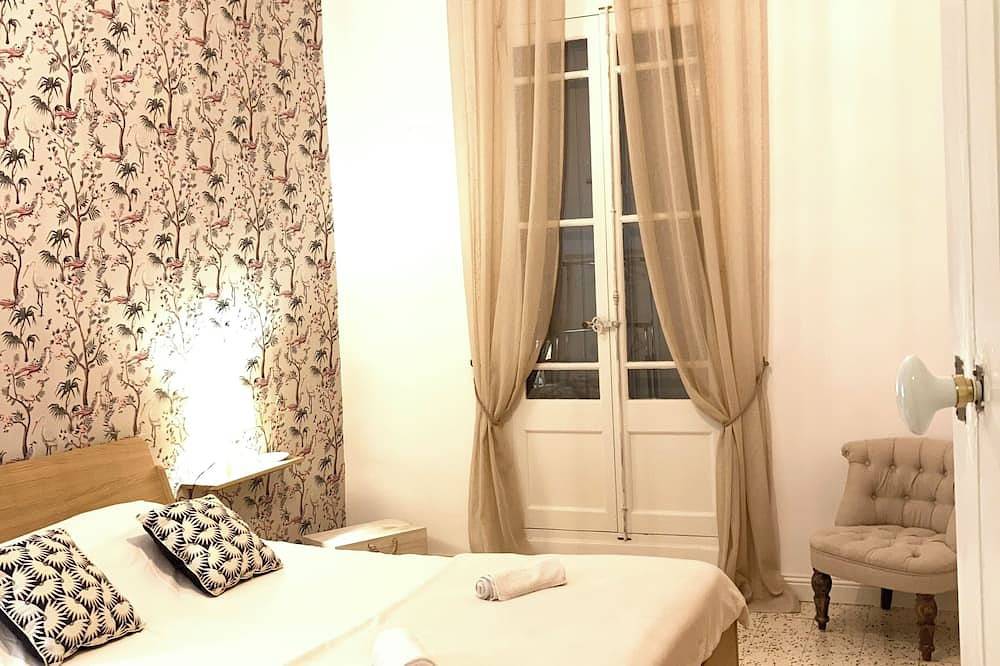 Historical wine-growing house with lovely garden in Montagnac, Côte d'Améthyste