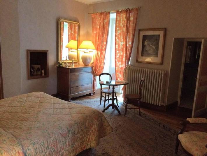 Chambre d’hôte pour 2 personnes, avec vue ainsi que piscine et jardin, animaux acceptés dans l' Aveyron - 4