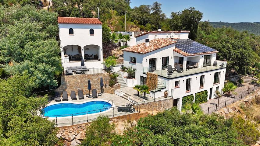 Villa pour 10 personnes, avec jardin ainsi que piscine et terrasse - 1
