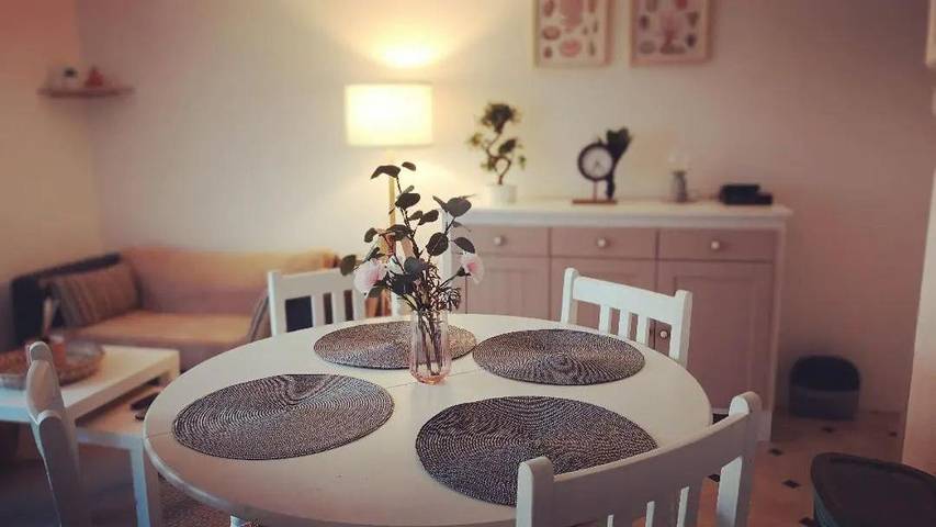 Appartement de vacances pour 4 personnes, avec jardin et piscine, animaux acceptés