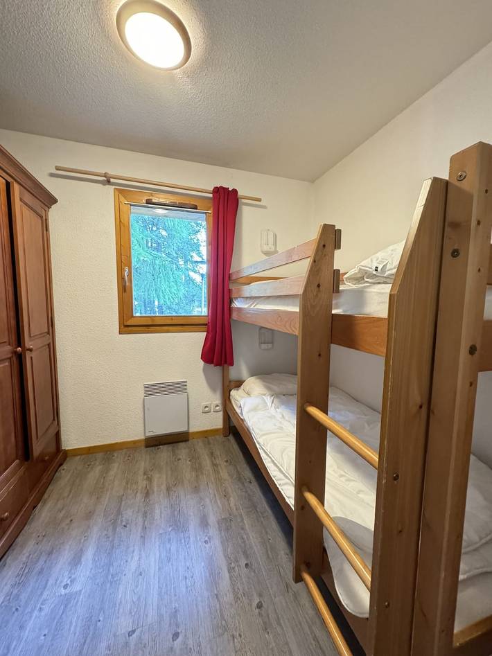 Gîte pour 8 personnes, avec balcon, adapté aux familles dans Saint-Étienne-en-Dévoluy - 4