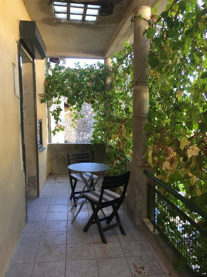 Location de vacances pour 6 personnes, avec vue et terrasse, animaux acceptés à Saint-Laurent-de-Carnols - 2