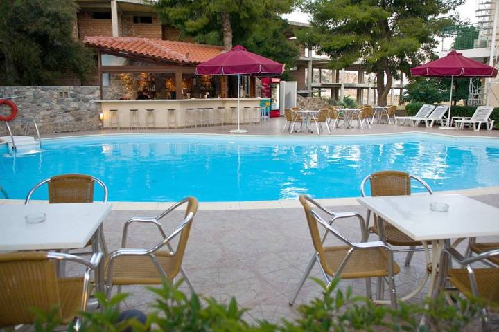 Hotel für 2 Personen, mit Garten und Pool in Tolo