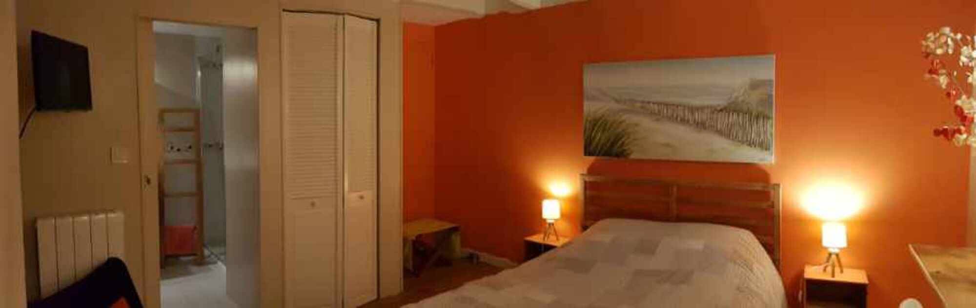 Gastenkamer 'La Côte D'Argent Coquelicot' met privéterras, privétuin en wifi in Le Porge, Lesparre-Médoc en omgeving