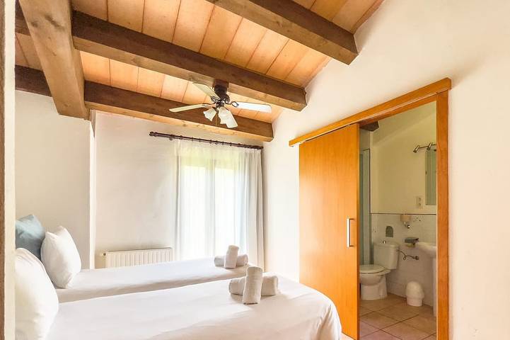 Gîte pour 8 personnes, avec balcon et jardin à Beuda - 4