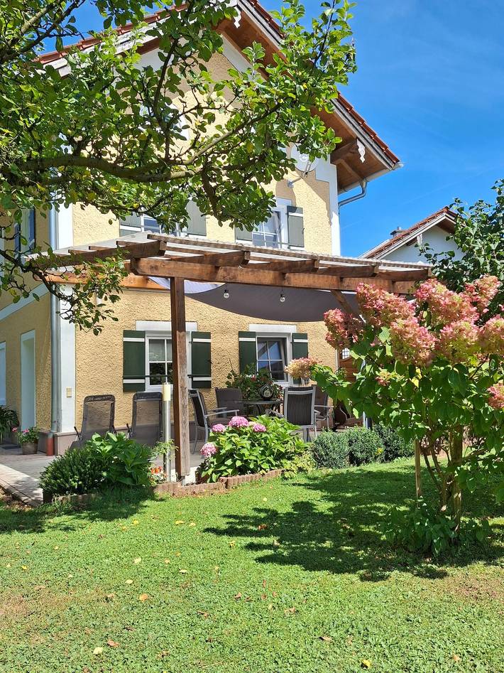 Ferienhaus für 5 Personen, mit Terrasse und Garten in Laufen