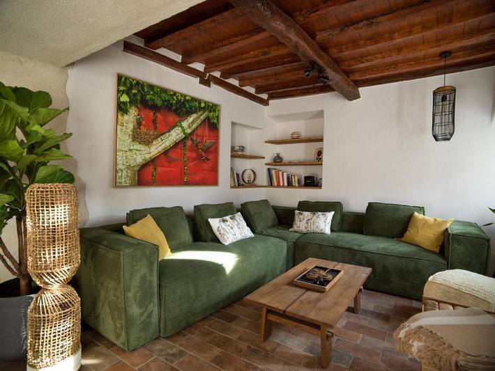 Location de vacances pour 6 personnes, avec jardin et sauna ainsi que piscine et vue à Montbolo - 4