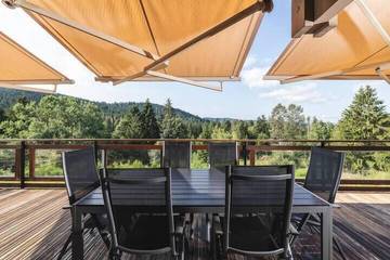 Gîte pour 12 personnes, avec sauna ainsi que jardin et balcon à Liézey
