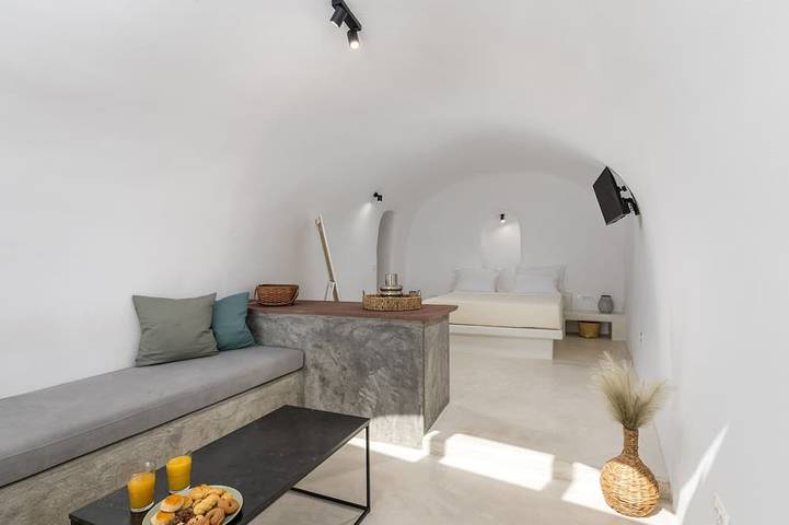 Villa Lumia Cave superior in Exo Gonia, Santorin