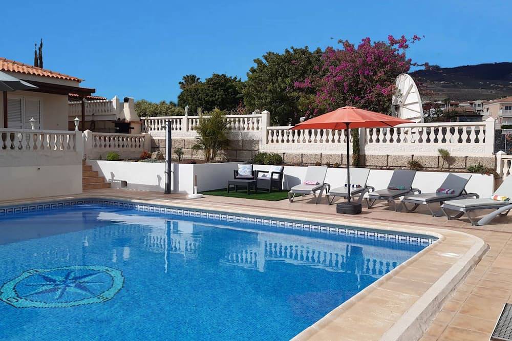 Villa panoramic view full south, very quiet area in Sueno Azul, Adeje