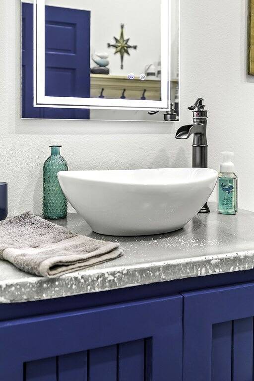 Moonlight Dreams- Gorgeous 3 Bedroom Home close to the beach in Brazoria County