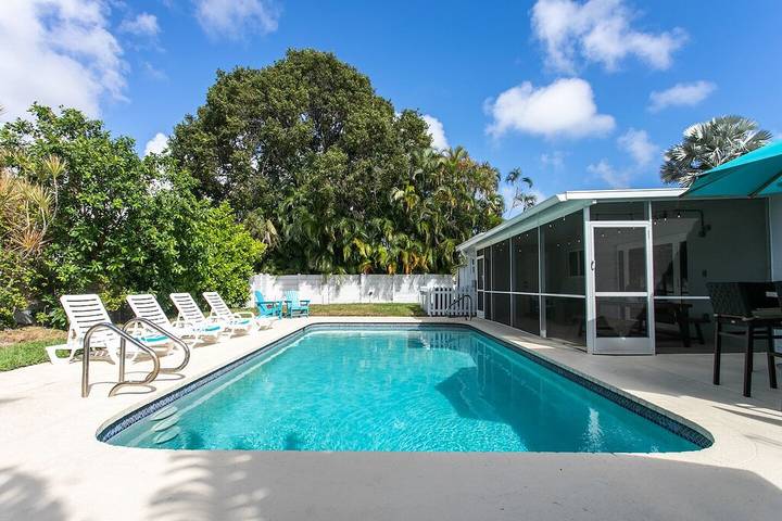 Vacation rental for 10 people, with yard, with pets in Dania Beach