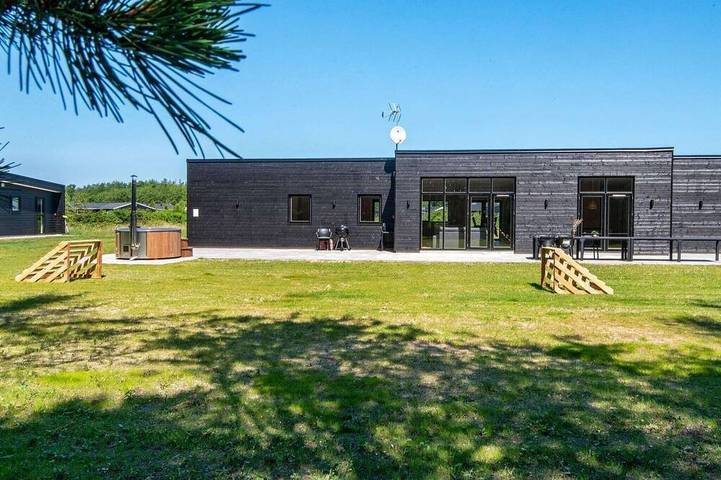 Ferienhaus für 16 Personen, mit Sauna und Terrasse sowie Whirlpool - 1