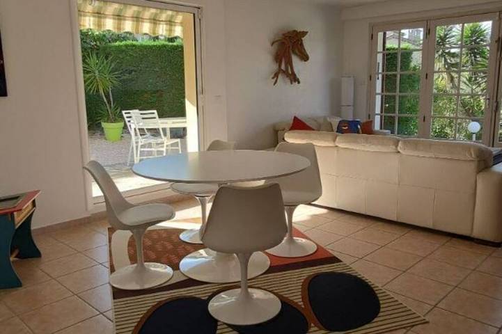 Location de vacances pour 6 personnes, avec Terrasse et Jardin à Le Pradet