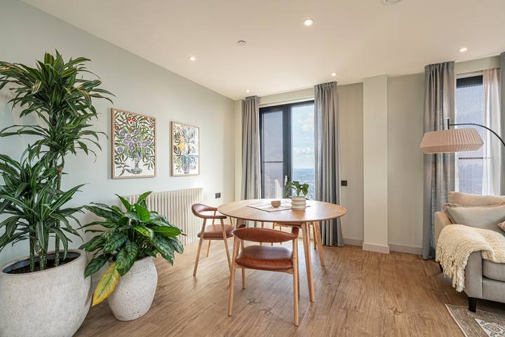 Loft for 4 people, with Terrace and Yard in London