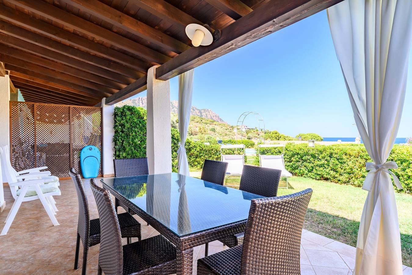 Casa vacanze 'Villa Dei Desideri' con vista mare, piscina in comune e aria condizionata in Abba Urci, Tertenia