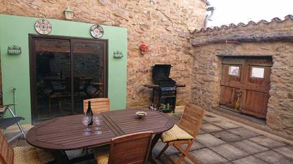 Gîte pour 4 personnes, avec terrasse, animaux acceptés à Caunes-Minervois