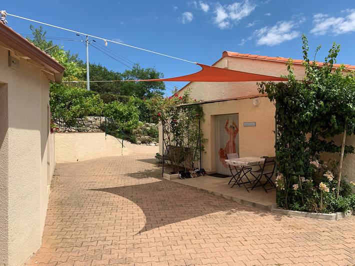 Gîte pour 4 personnes, avec jardin et terrasse