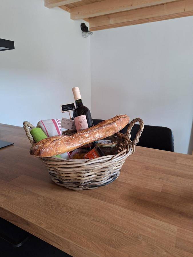 Location de vacances pour 4 personnes, avec piscine ainsi que jardin et vue à Coutras - 2