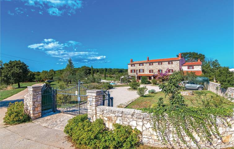 Ferienhaus für 14 Personen, mit Terrasse und Whirlpool - 1