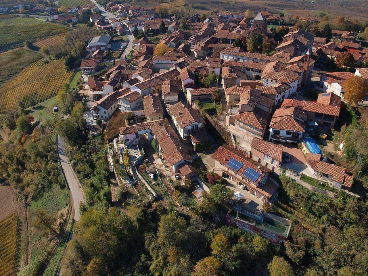 Appartamento intero, Appartamento a Verduno con terrazza attrezzata in Verduno, Langhe