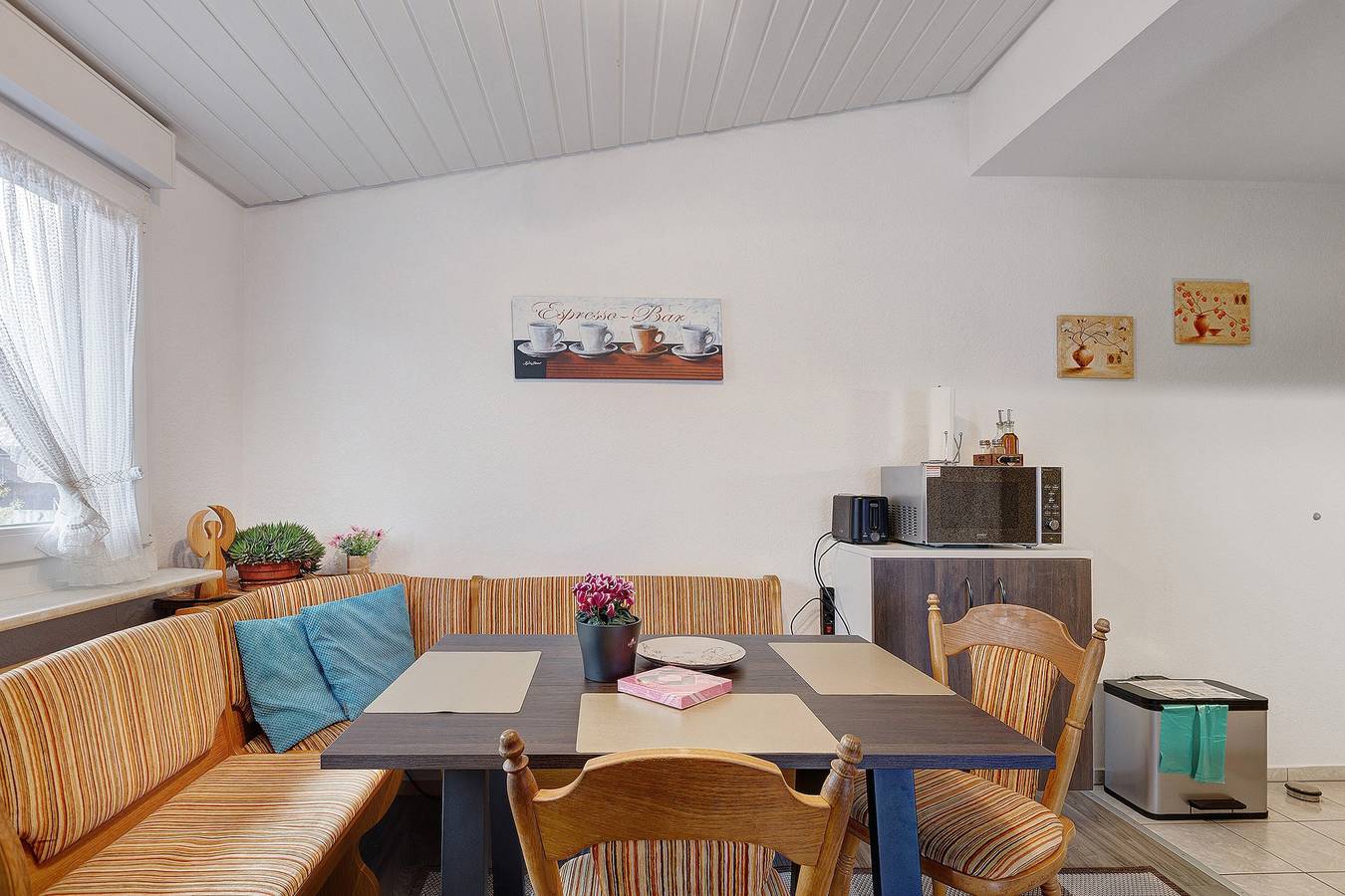 Appartement "Haus der Gemütlichkeit" met balkon & Wi-Fi, foto 8
