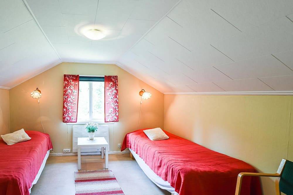 3 bedroom amazing home in Vänersborg in Vänern