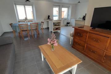 Gîte pour 5 personnes, avec jardin à Marzan